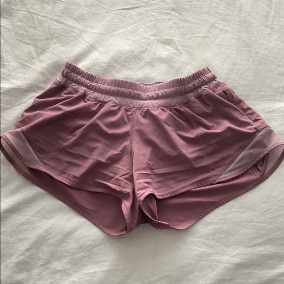 lululemon athletica Pants - lululemon hottie hot short 2.5”!!